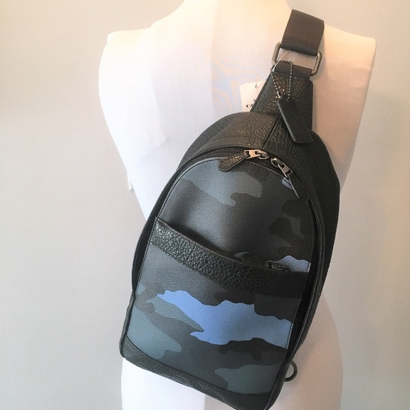 coach charles sling pack